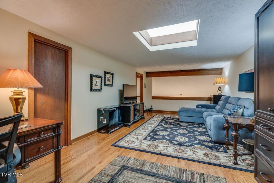 Photo #34: 80 Crown Circle