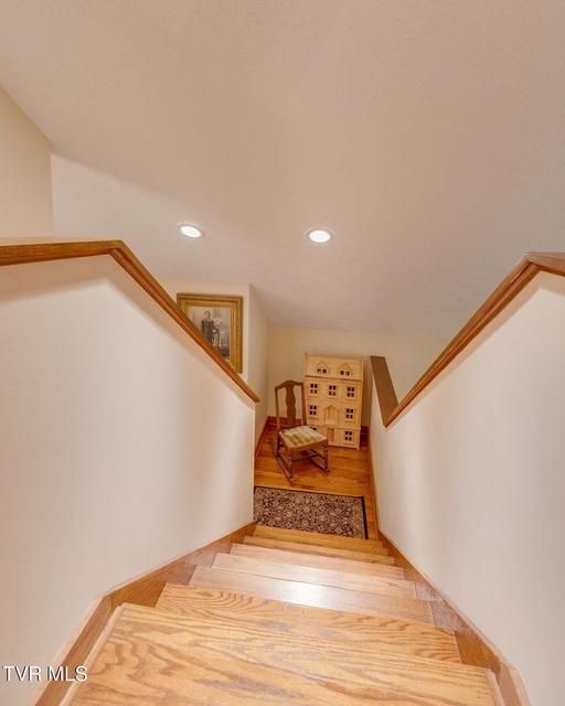 Photo #38: 80 Crown Circle