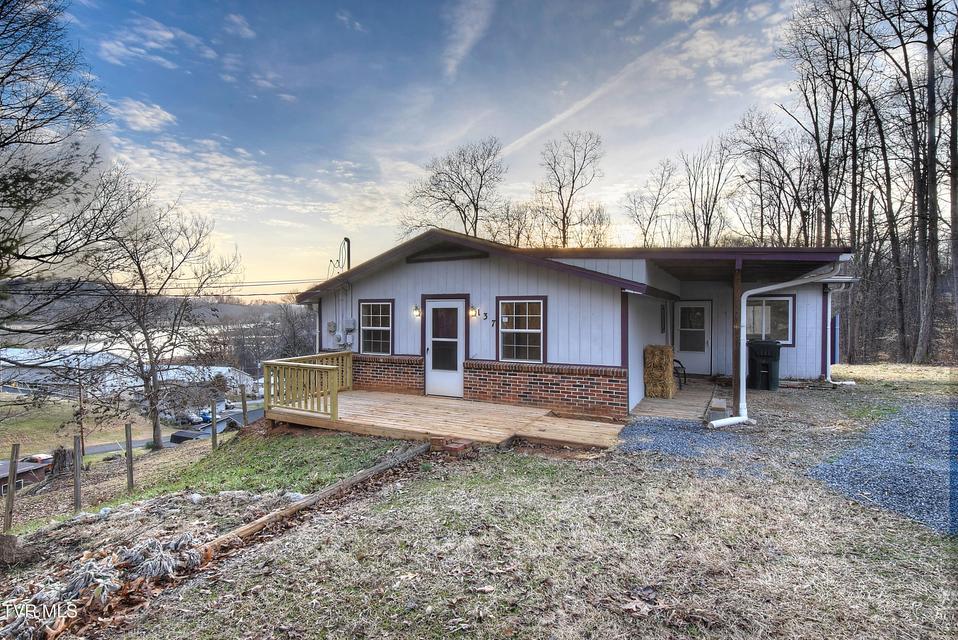 Photo #2: 137 Valley Street