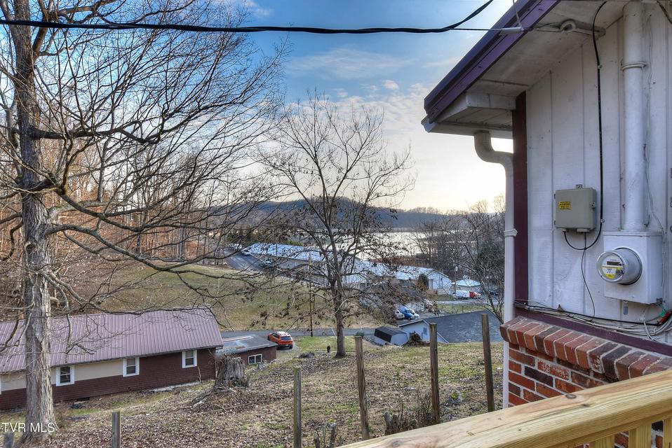 Photo #5: 137 Valley Street