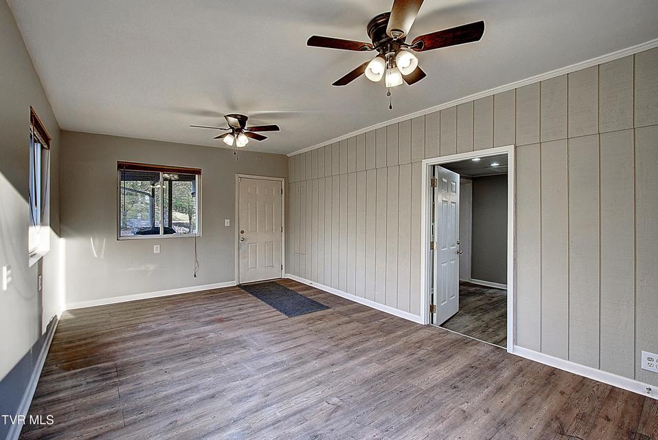 Photo #7: 137 Valley Street