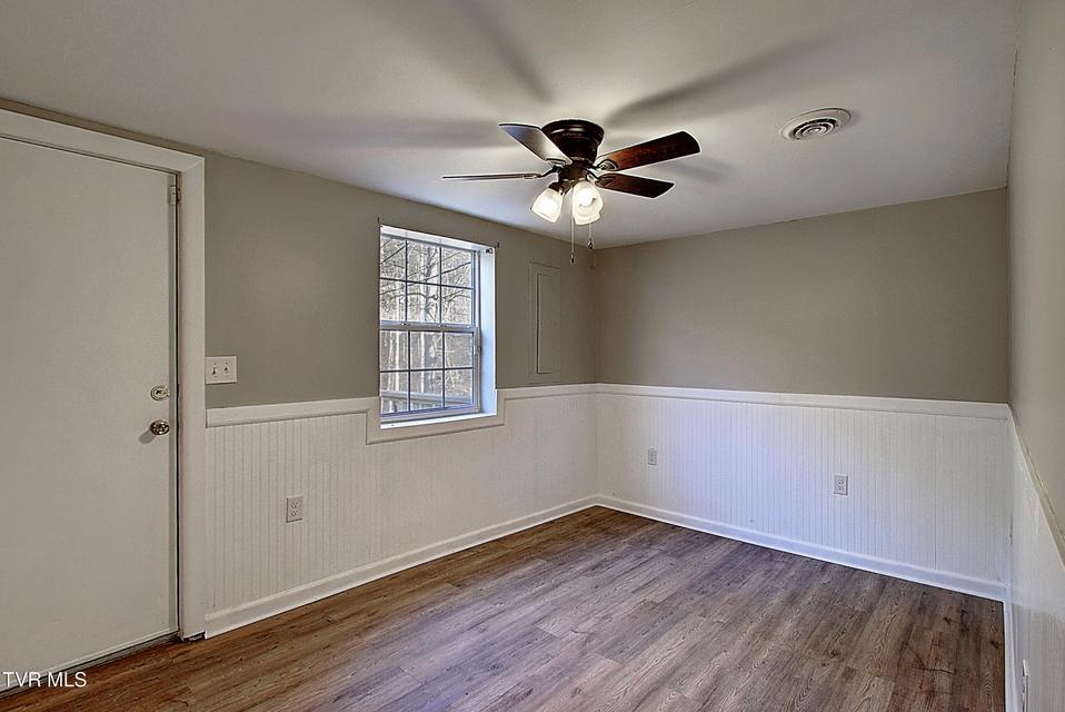 Photo #9: 137 Valley Street