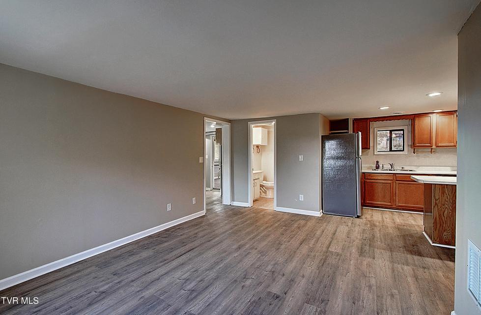 Photo #17: 137 Valley Street