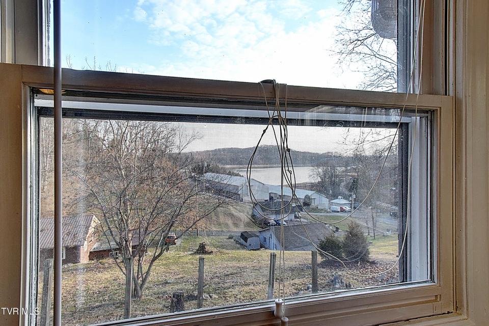 Photo #23: 137 Valley Street