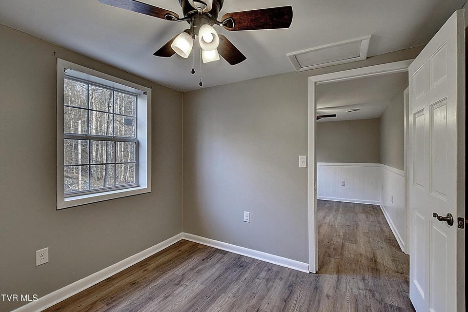 Photo #26: 137 Valley Street