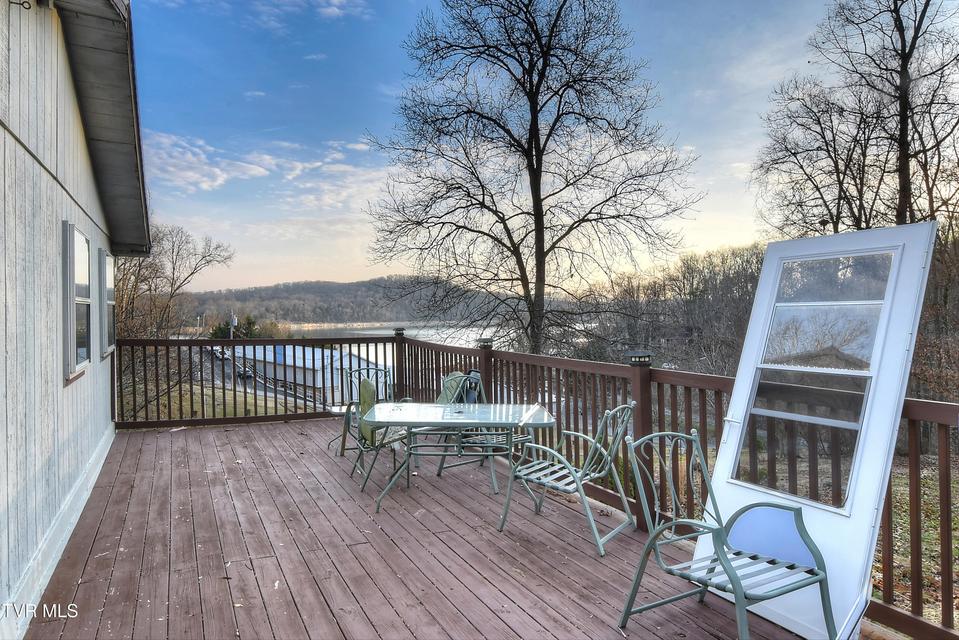 Photo #28: 137 Valley Street