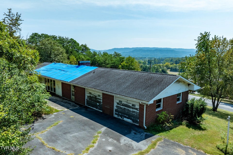 Photo #7: 214 Bernard Avenue