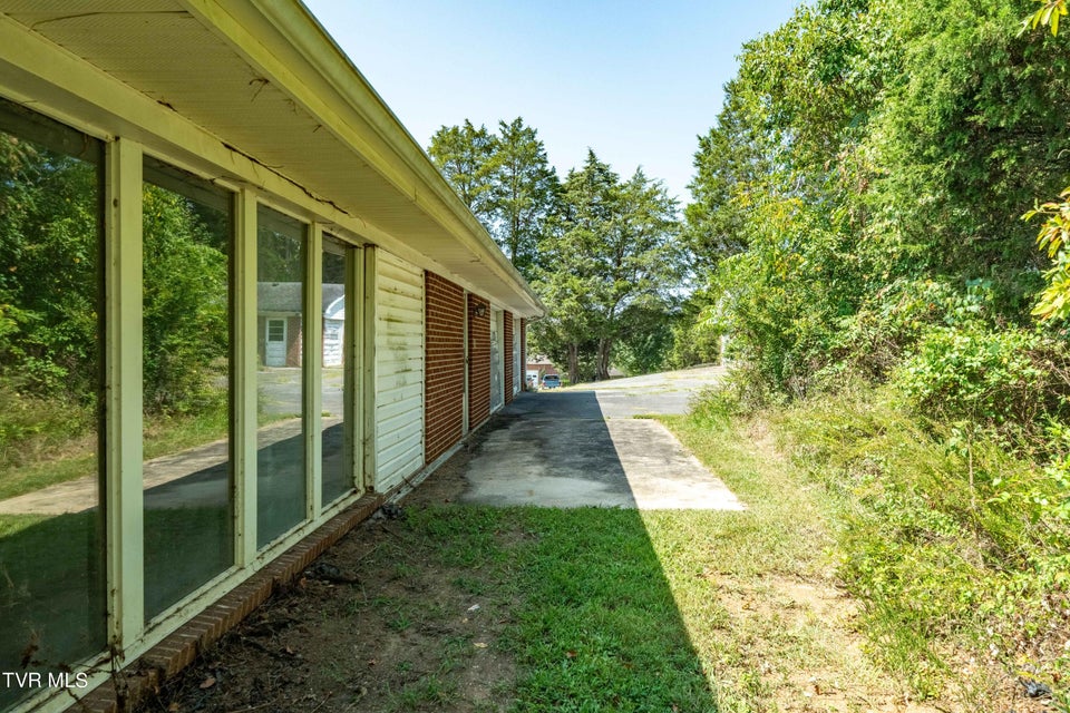 Photo #24: 214 Bernard Avenue