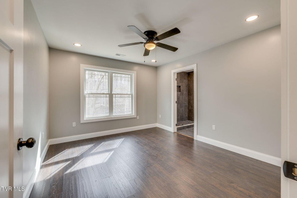 Photo #11: 173 Hall Road