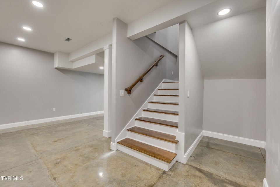 Photo #17: 173 Hall Road