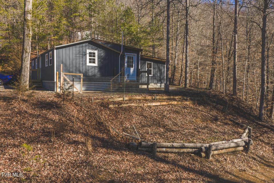 Photo #4: 637 Jacobs Hollow Road