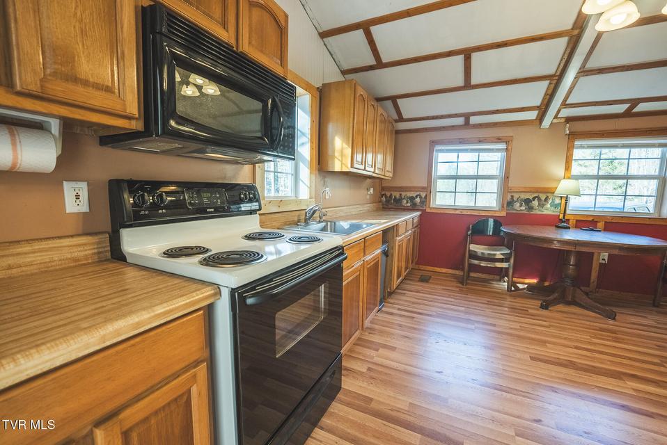 Photo #11: 637 Jacobs Hollow Road