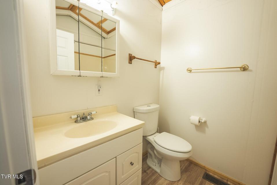 Photo #26: 637 Jacobs Hollow Road