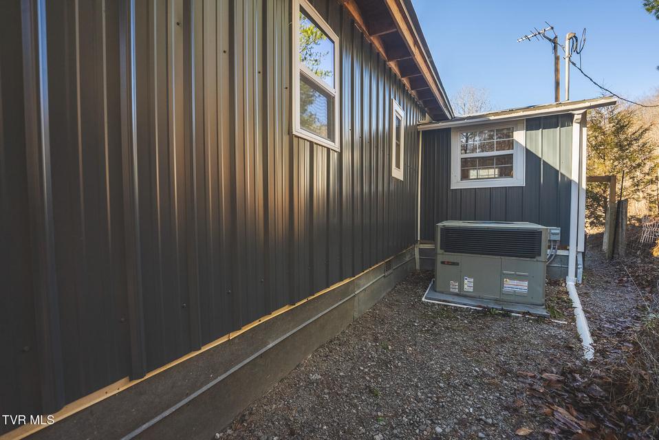 Photo #29: 637 Jacobs Hollow Road