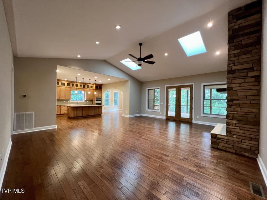 Photo #11: 2005 River Mist Circle