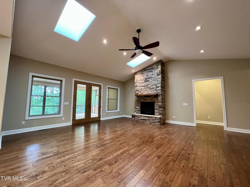 Photo #17: 2005 River Mist Circle