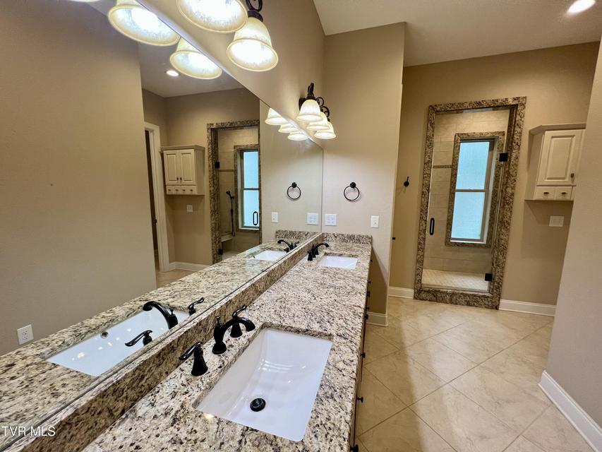 Photo #26: 2005 River Mist Circle