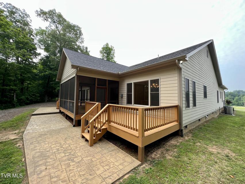 Photo #35: 2005 River Mist Circle