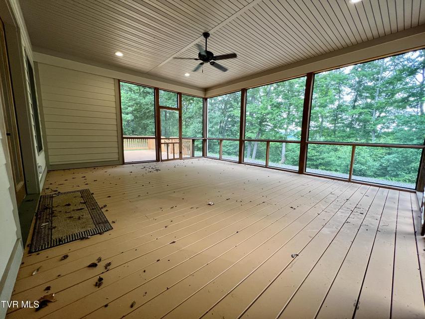 Photo #37: 2005 River Mist Circle