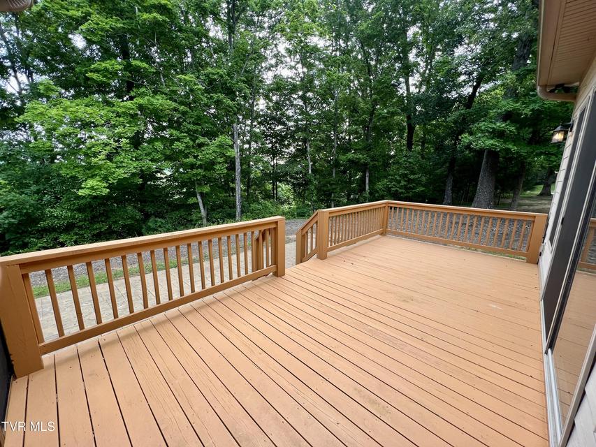 Photo #38: 2005 River Mist Circle