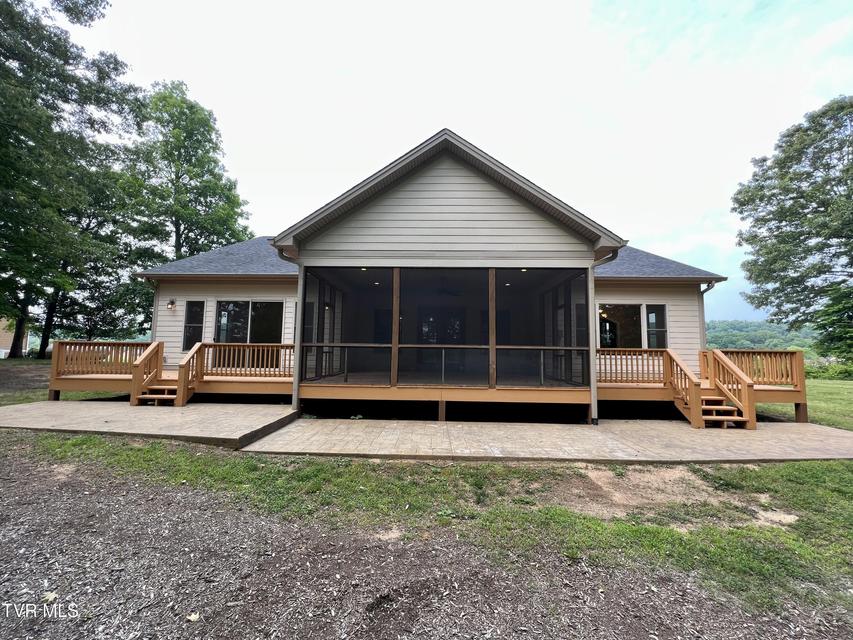 Photo #40: 2005 River Mist Circle