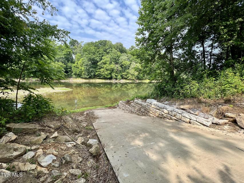 Photo #46: 2005 River Mist Circle