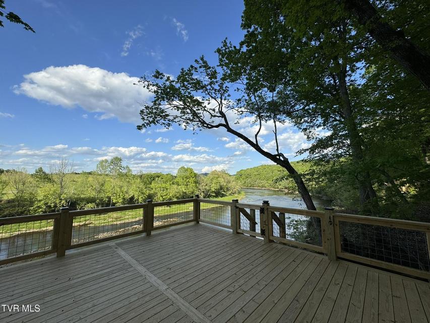 Photo #58: 2005 River Mist Circle