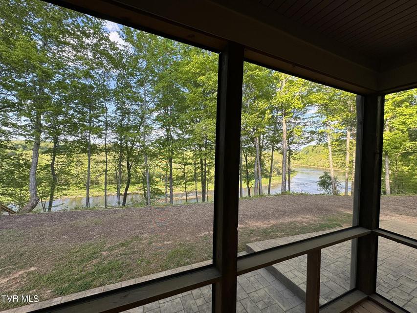 Photo #59: 2005 River Mist Circle