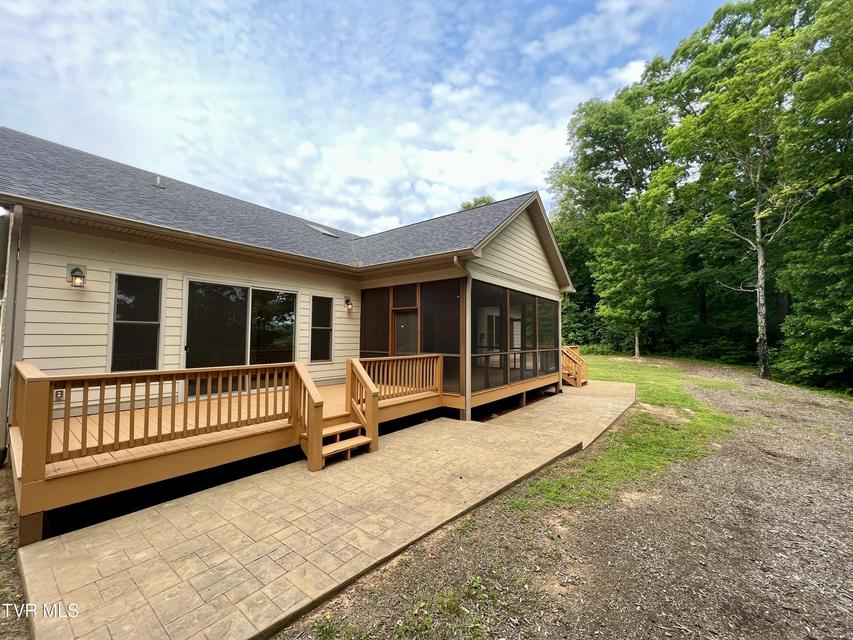 Photo #36: 2005 River Mist Circle