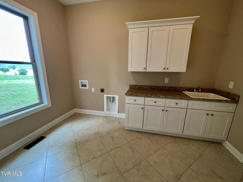 Photo #31: 2005 River Mist Circle