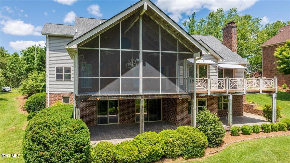 Photo #44: 121 Queensgate 