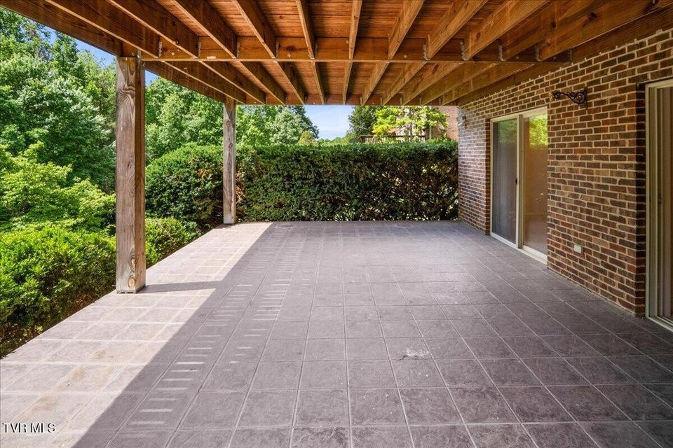 Photo #39: 121 Queensgate 