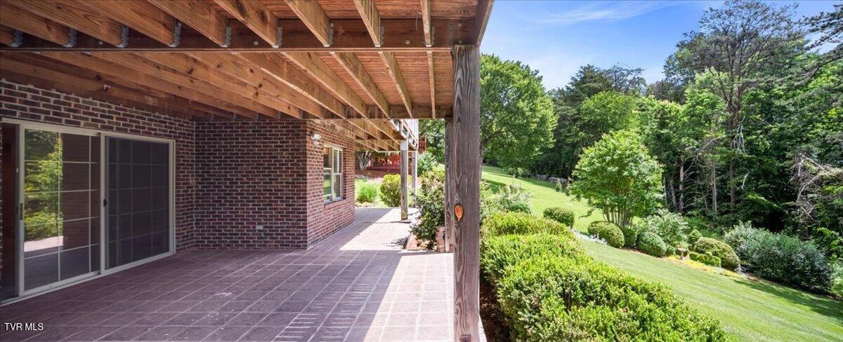 Photo #40: 121 Queensgate 