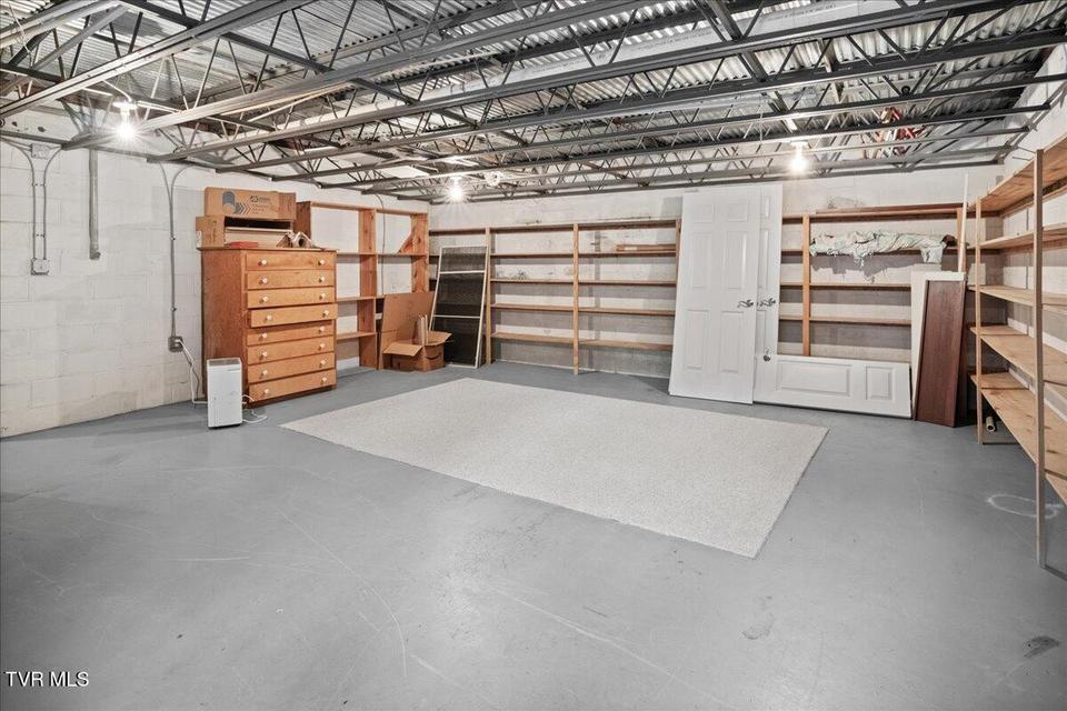 Photo #27: 121 Queensgate 