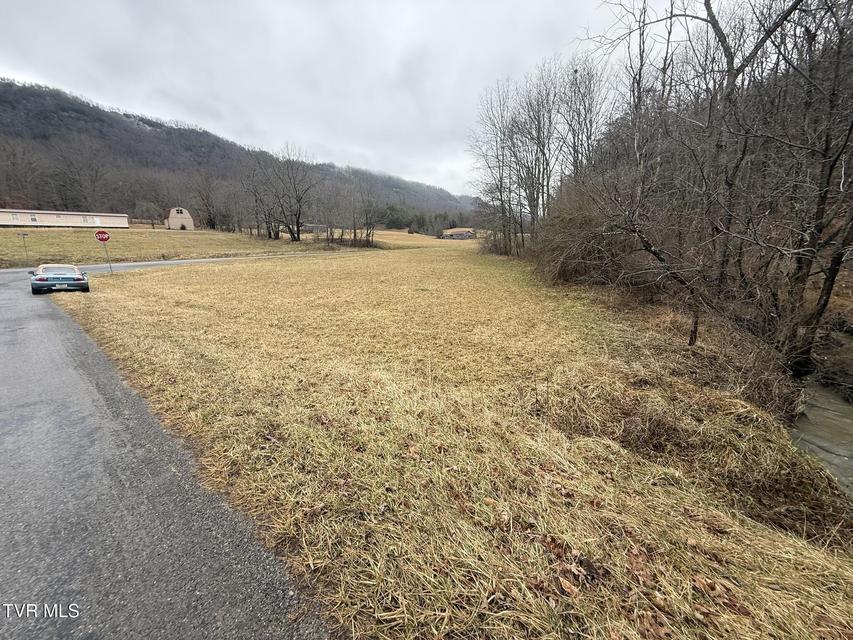 Photo #17: 00 Yuma Road