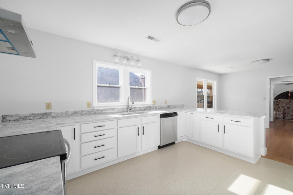 Photo #13: 2616 Volunteer Parkway