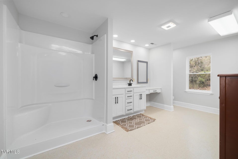 Photo #29: 2616 Volunteer Parkway