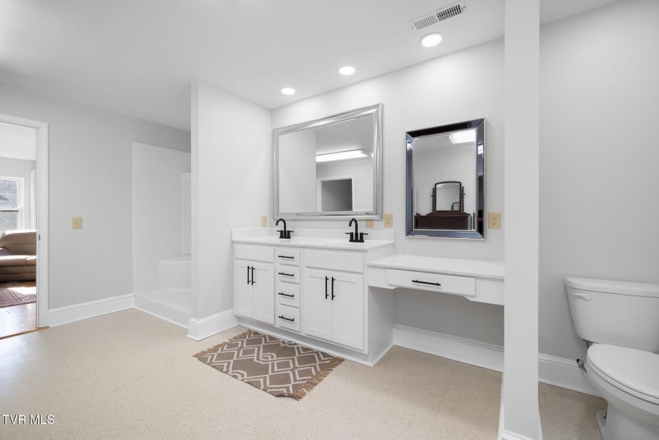 Photo #28: 2616 Volunteer Parkway