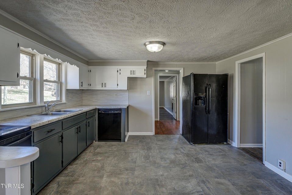 Photo #8: 1237 Fairview Avenue