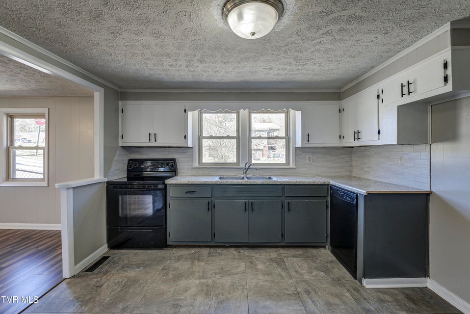 Photo #9: 1237 Fairview Avenue