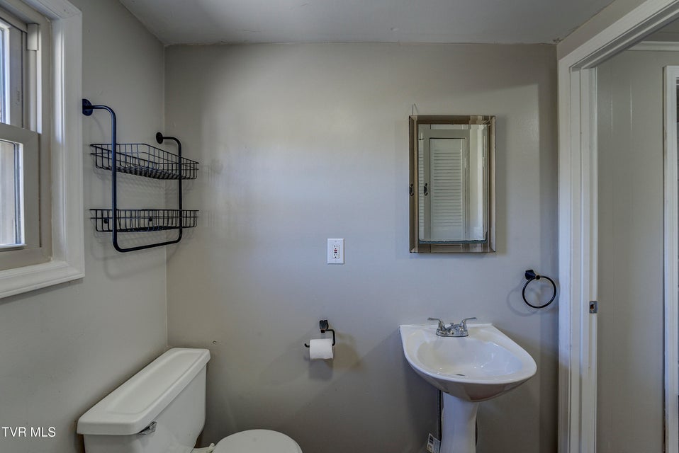 Photo #17: 1237 Fairview Avenue