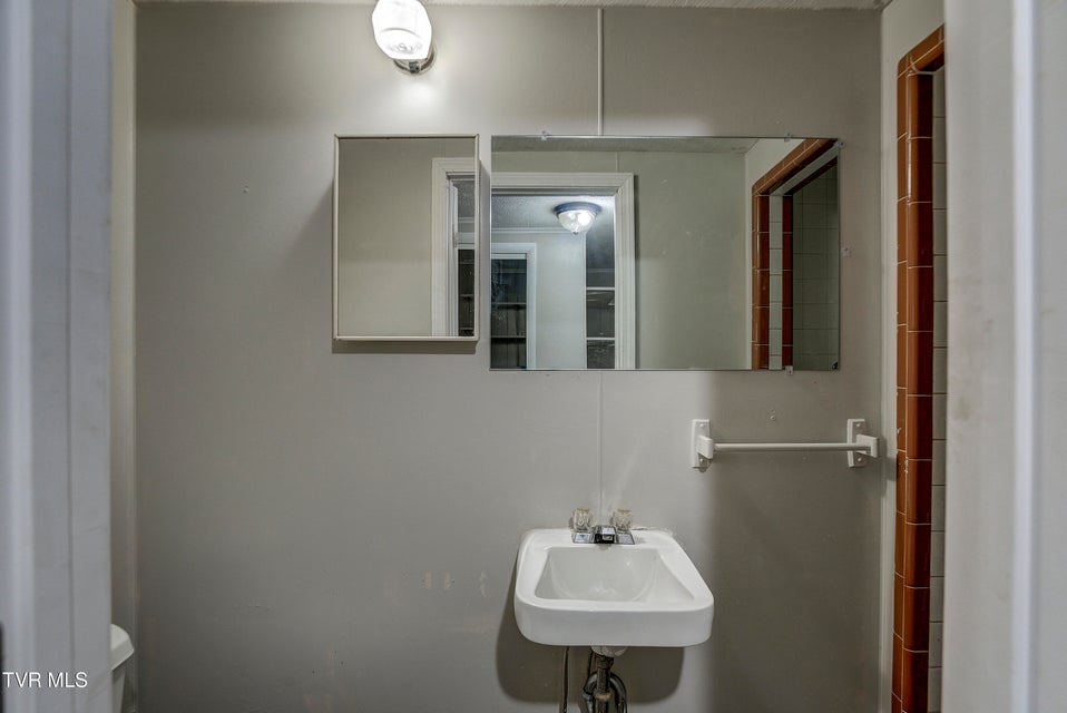 Photo #29: 1237 Fairview Avenue