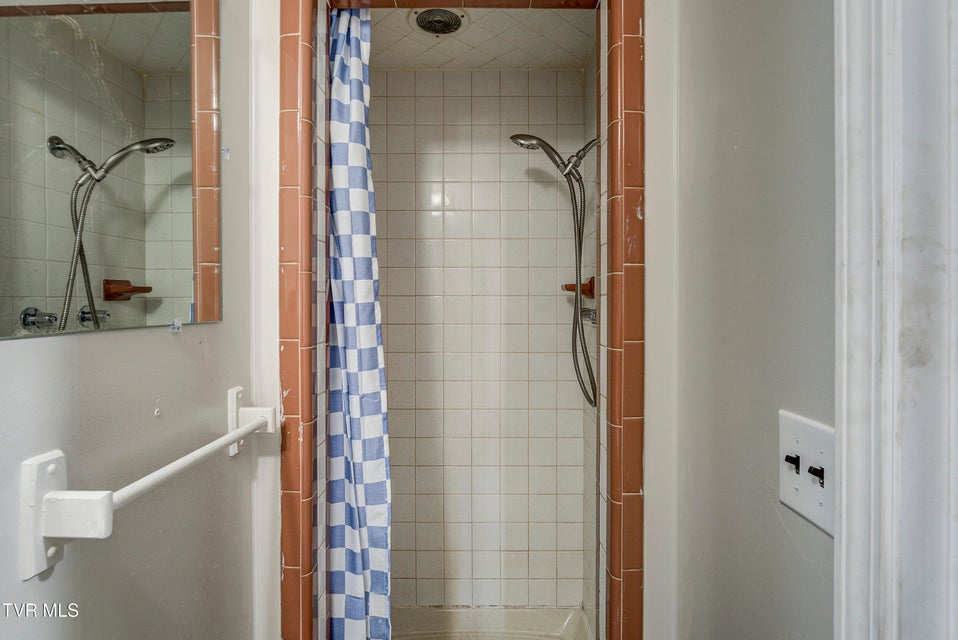 Photo #30: 1237 Fairview Avenue