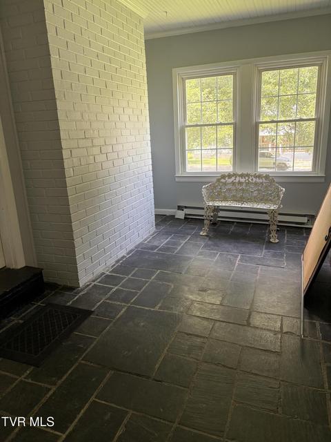 Photo #3: 313 Centre Avenue Ne Avenue