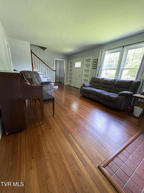 Photo #7: 313 Centre Avenue Ne Avenue