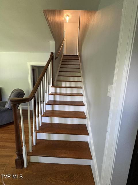 Photo #9: 313 Centre Avenue Ne Avenue