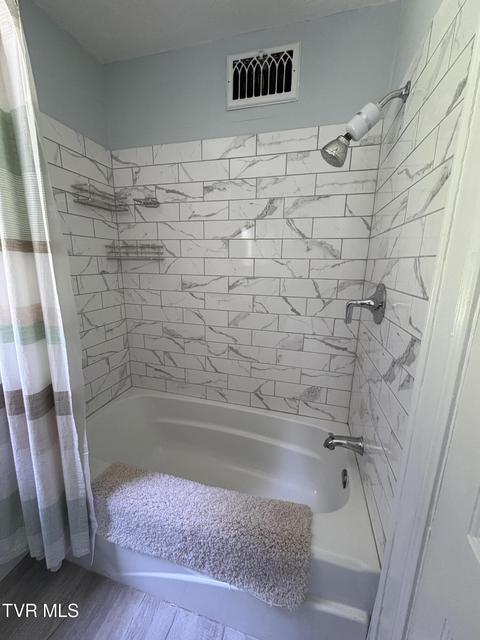 Photo #23: 313 Centre Avenue Ne Avenue