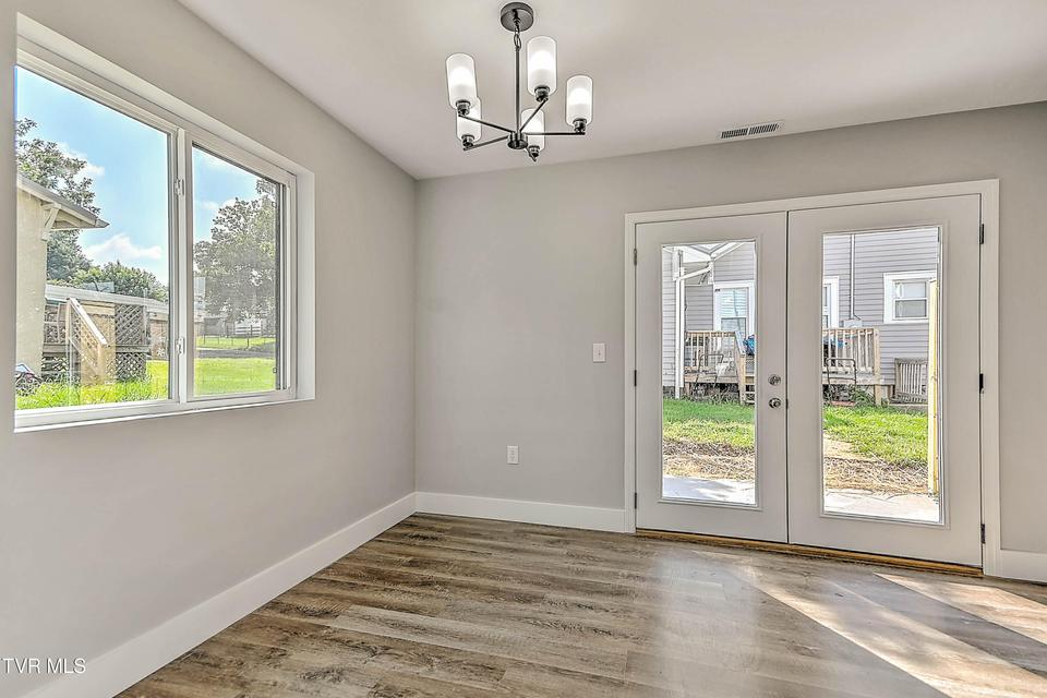 Photo #11: 1101 Rhode Island Avenue