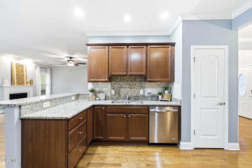 Photo #8: 2815 Wallace Court