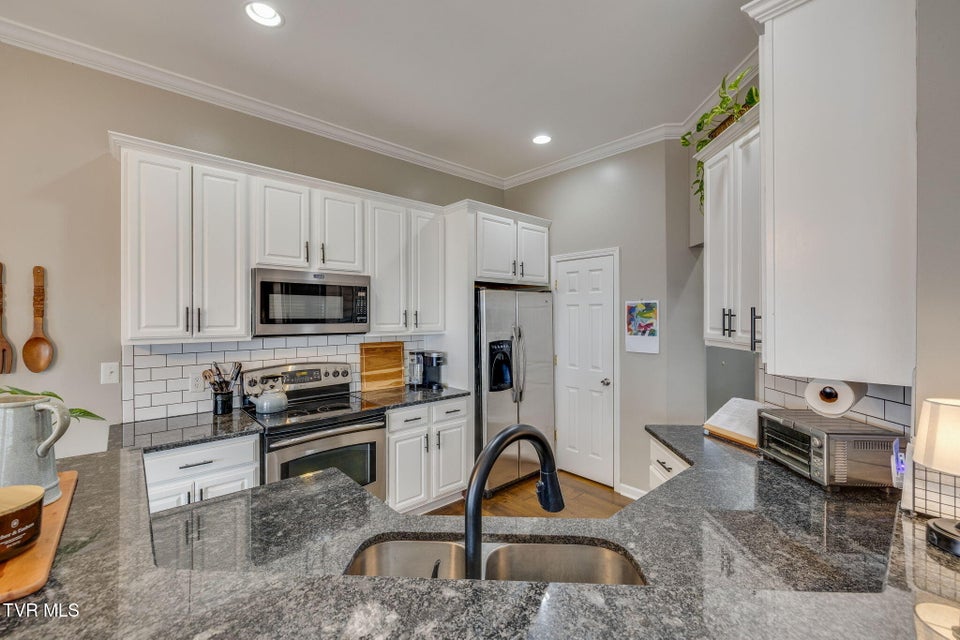 Photo #12: 32 Taylor Ridge Court